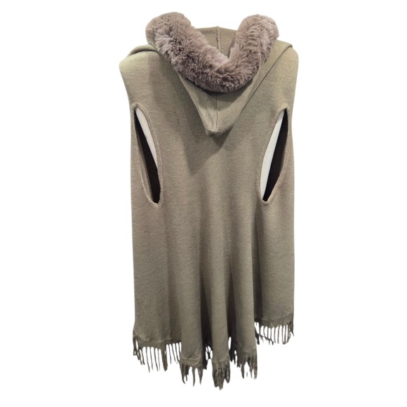 Northern Angel Large / XL Hooded Faux Fur Poncho‎ Cape Coat Sweater Fringe Beige - Picture 2 of 6